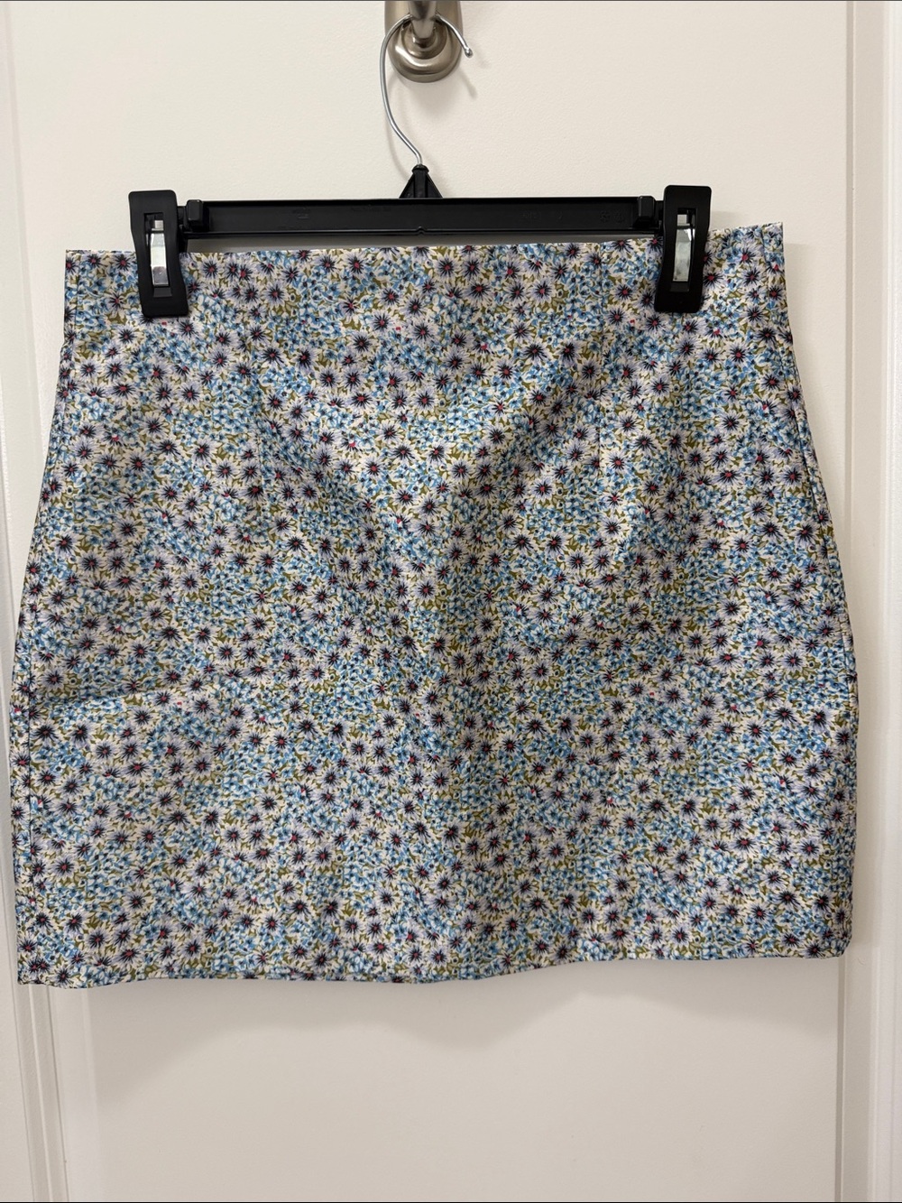 Zara White Mini Skirt with Blue and Purple Daisy Print